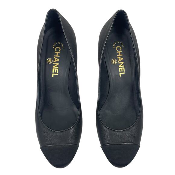 Chanel CC Logo Gold Tipped Heel Cap Toe Leather Pump Black Size 38 - Picture 4 of 10